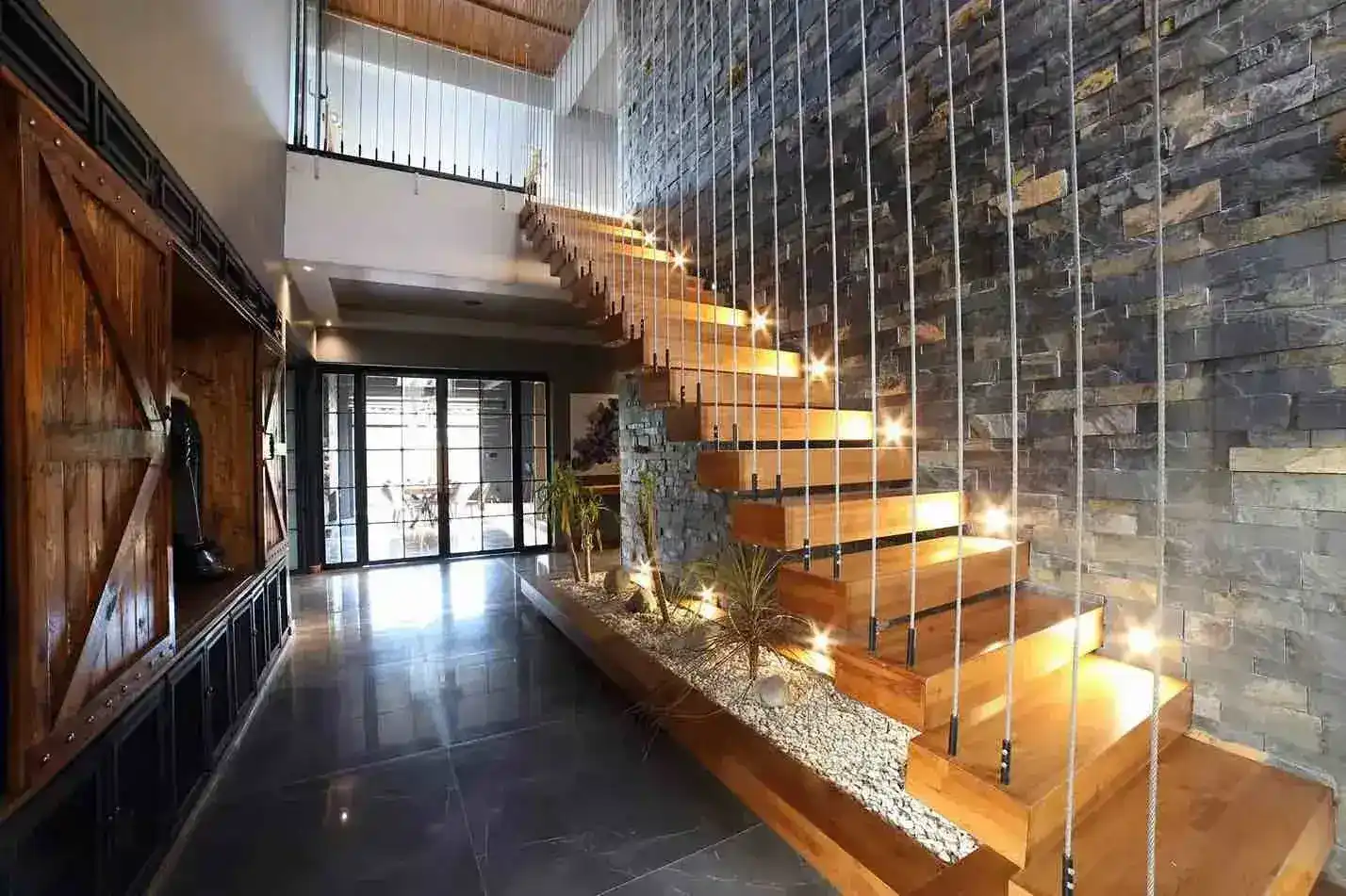 Gri 16 – Detay Görünümü