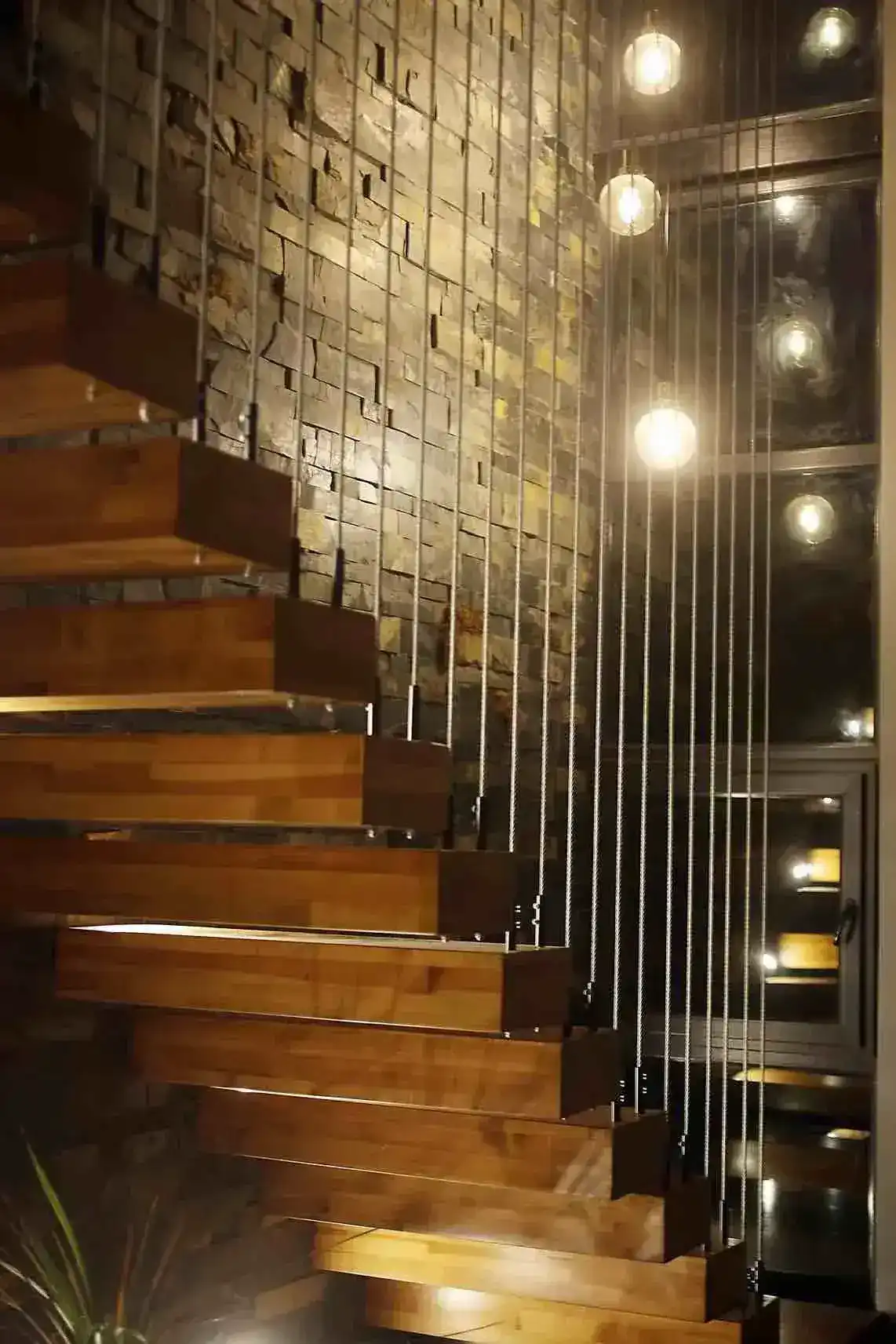 Gri 16 – Detay Görünümü